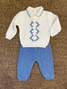 Completo due pezzi con pom pom in rilievo