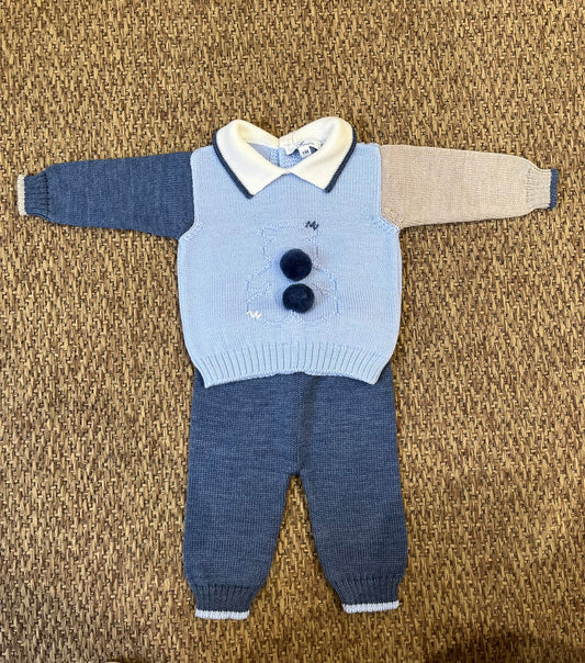 Completo due pezzi con pom pom in pelliccia