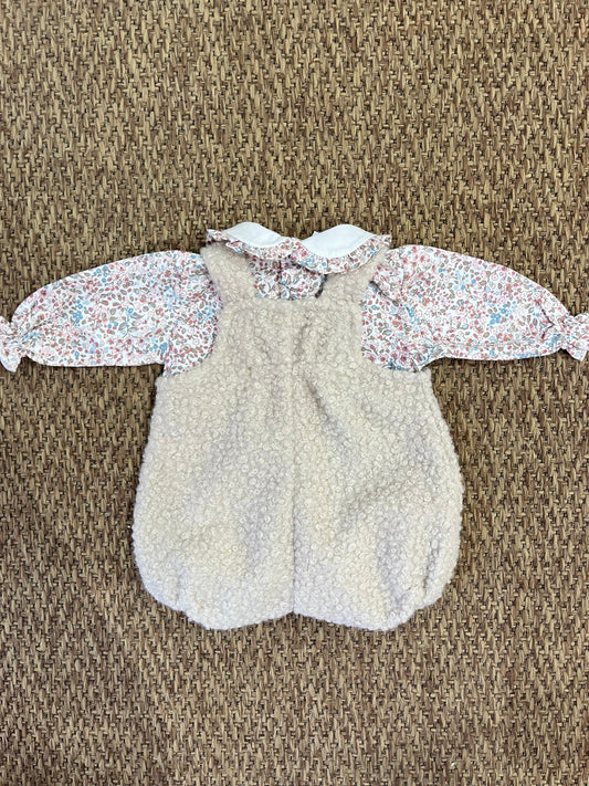Pagliaccetto con camicia fiorata