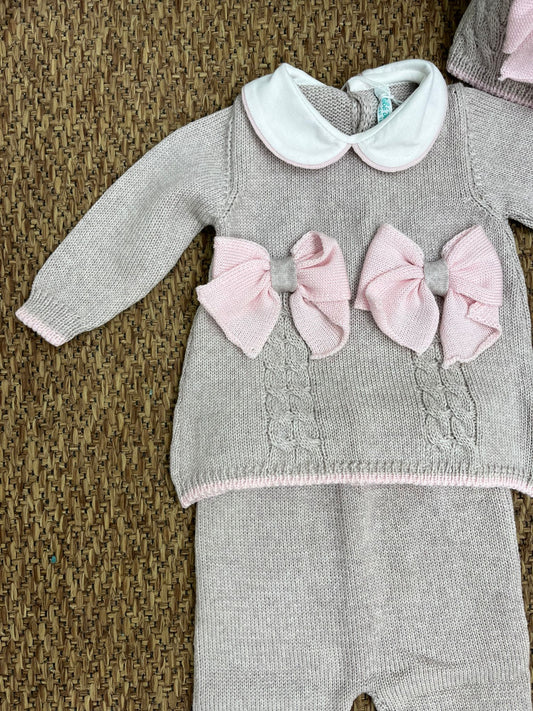 Completo miele e fiocchi rosa