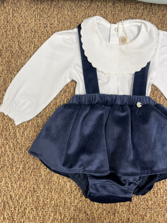 Completo salopette e blusa