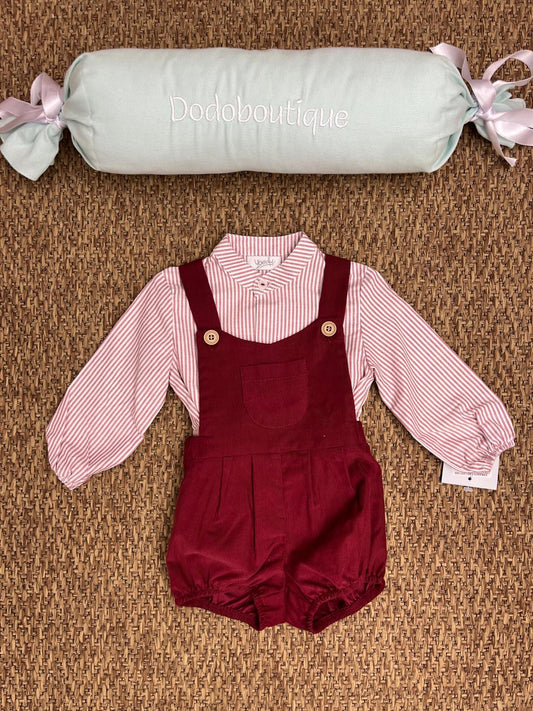 Completo camicia e salopette con bretelle