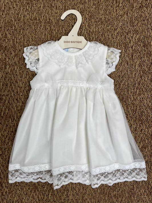 Abito elegante con dettagli in pizzo