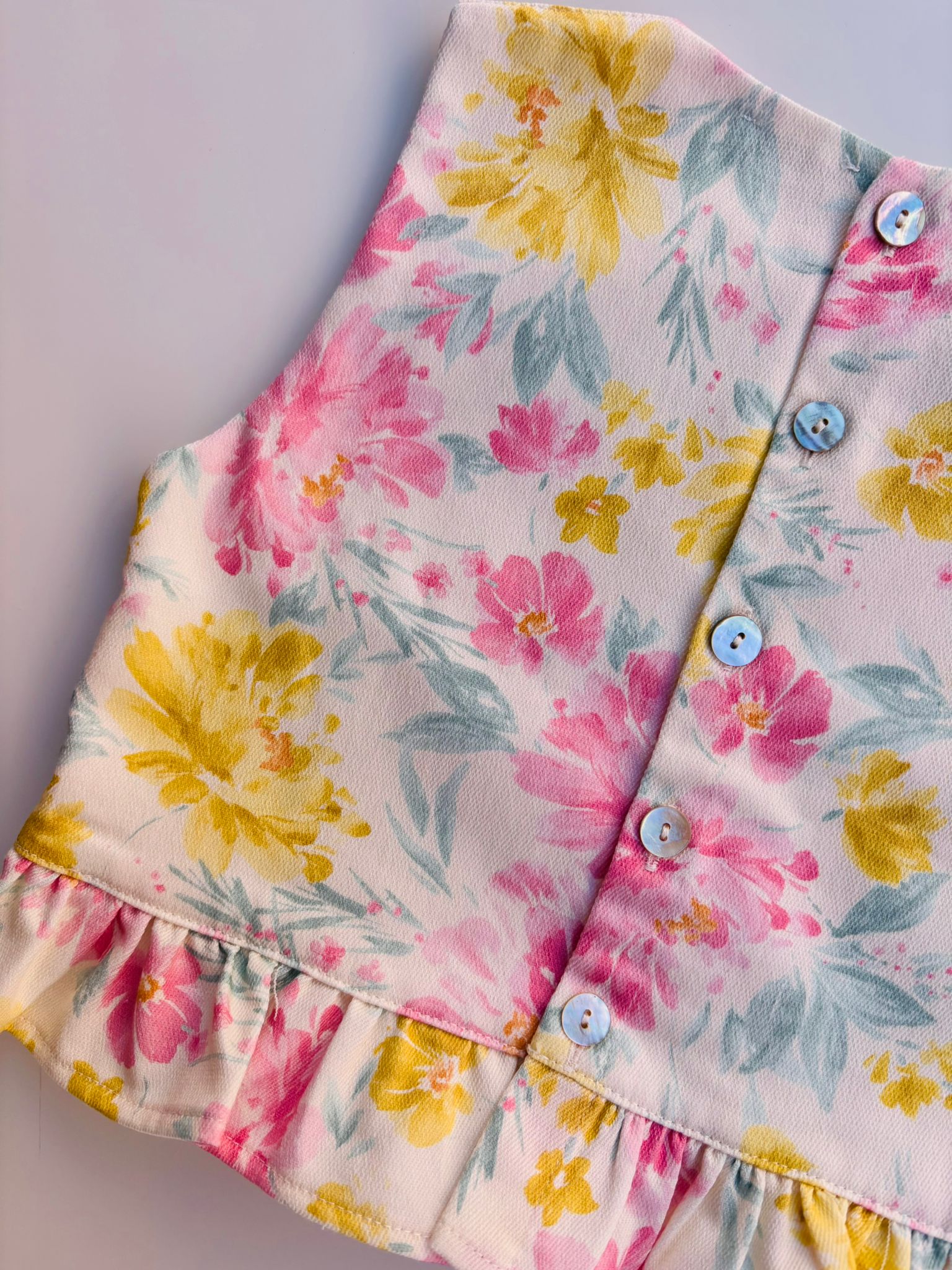 Top con fiori