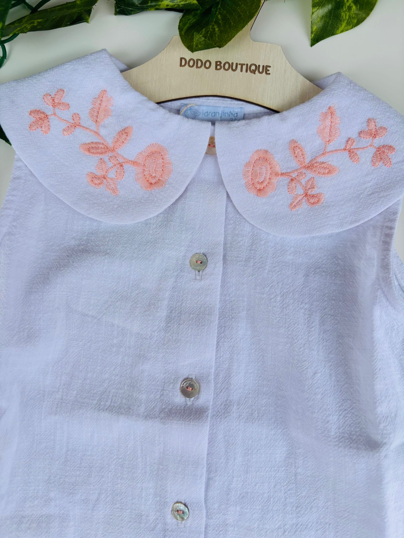Camicia con colletto ricamato